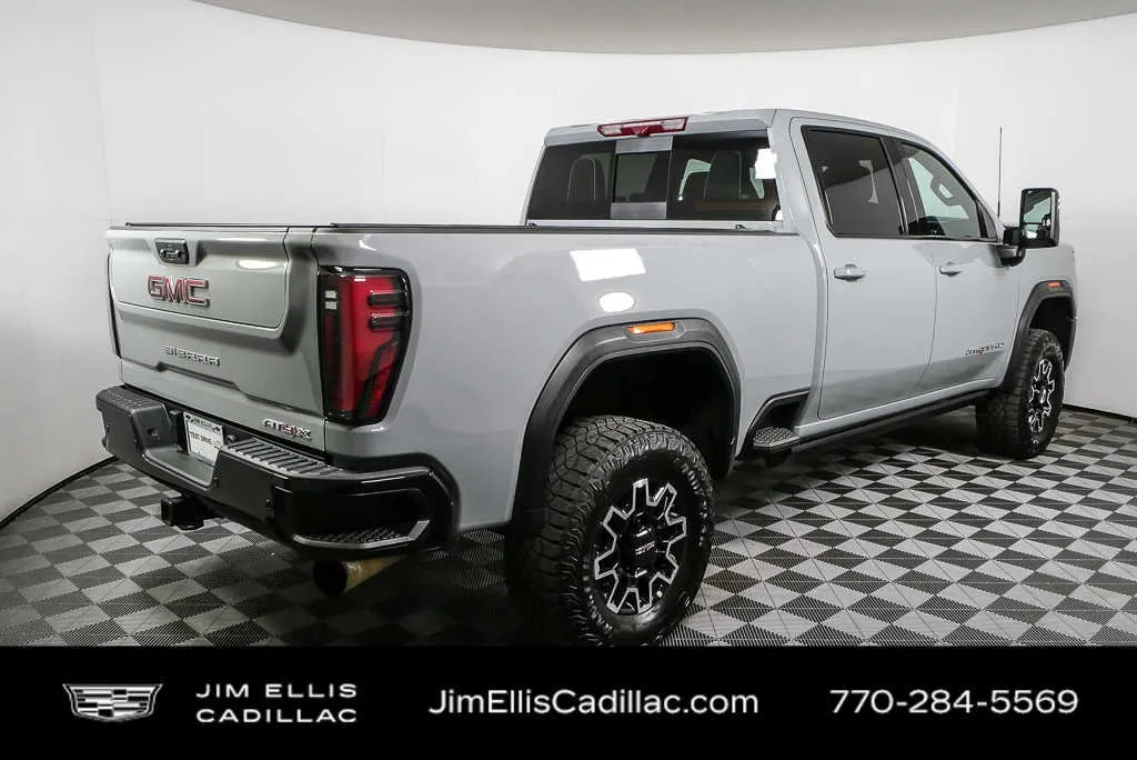 2024 GMC Sierra 2500 HD AT4X thumbnail 3