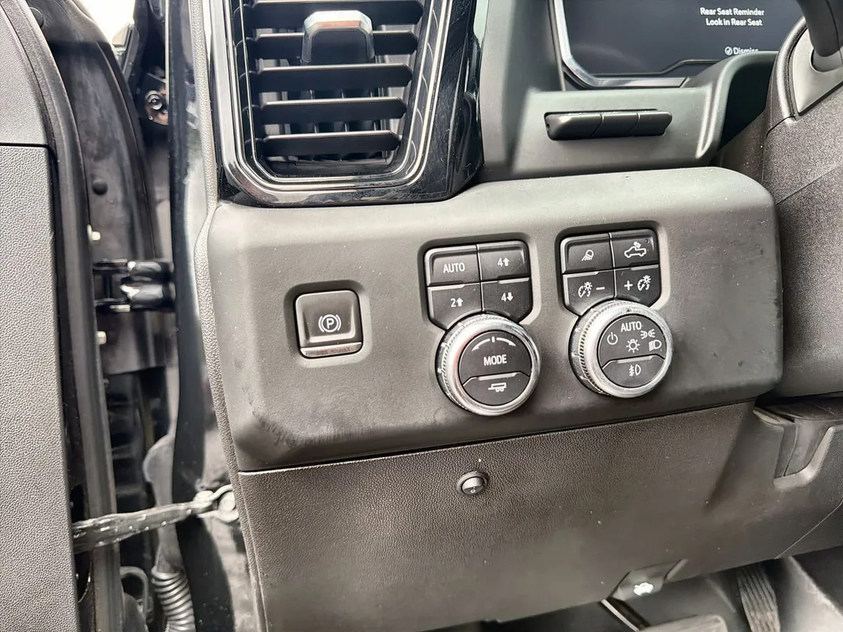 2024 GMC Sierra 2500 HD AT4X thumbnail 15
