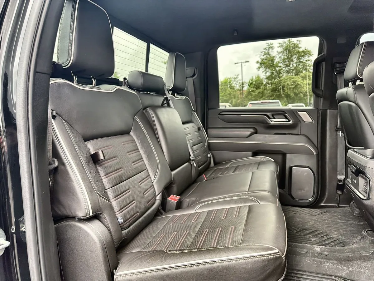 2024 GMC Sierra 2500 HD AT4X thumbnail 22