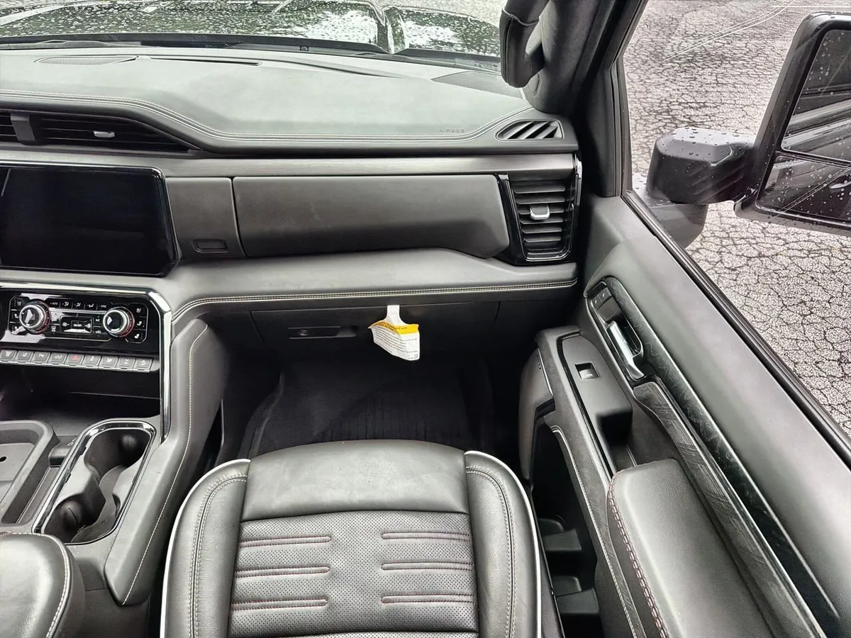 2024 GMC Sierra 2500 HD AT4X thumbnail 24