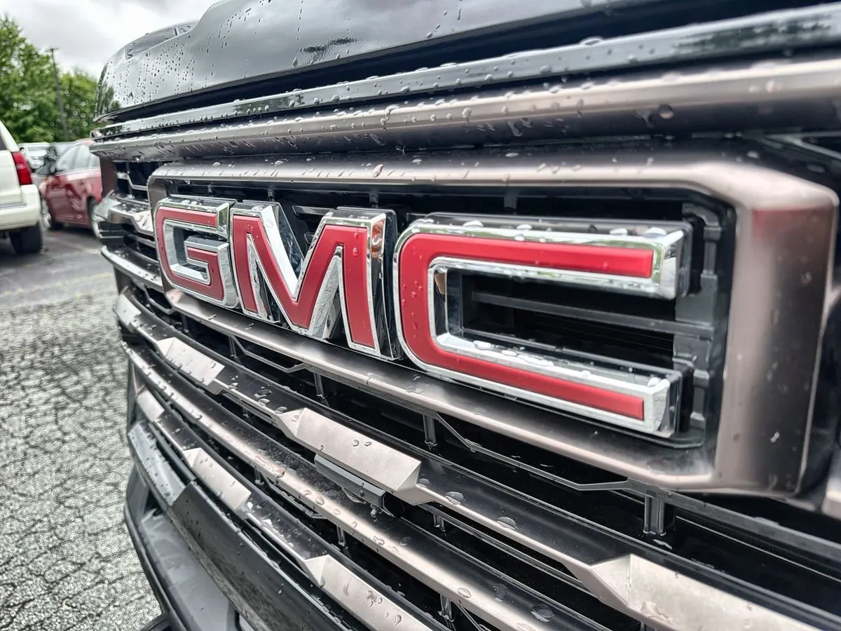 2024 GMC Sierra 2500 HD AT4X thumbnail 26