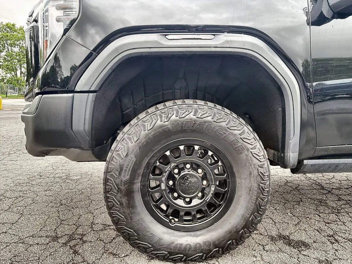2024 GMC Sierra 2500 HD AT4X thumbnail 28