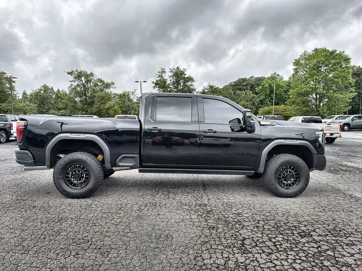 2024 GMC Sierra 2500 HD AT4X thumbnail 9