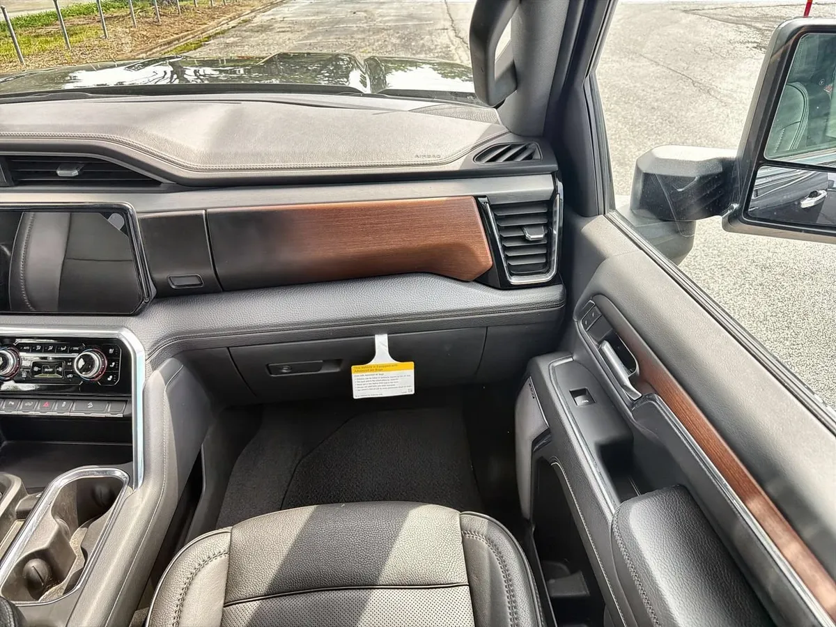 2024 GMC Sierra 2500 HD Denali thumbnail 24
