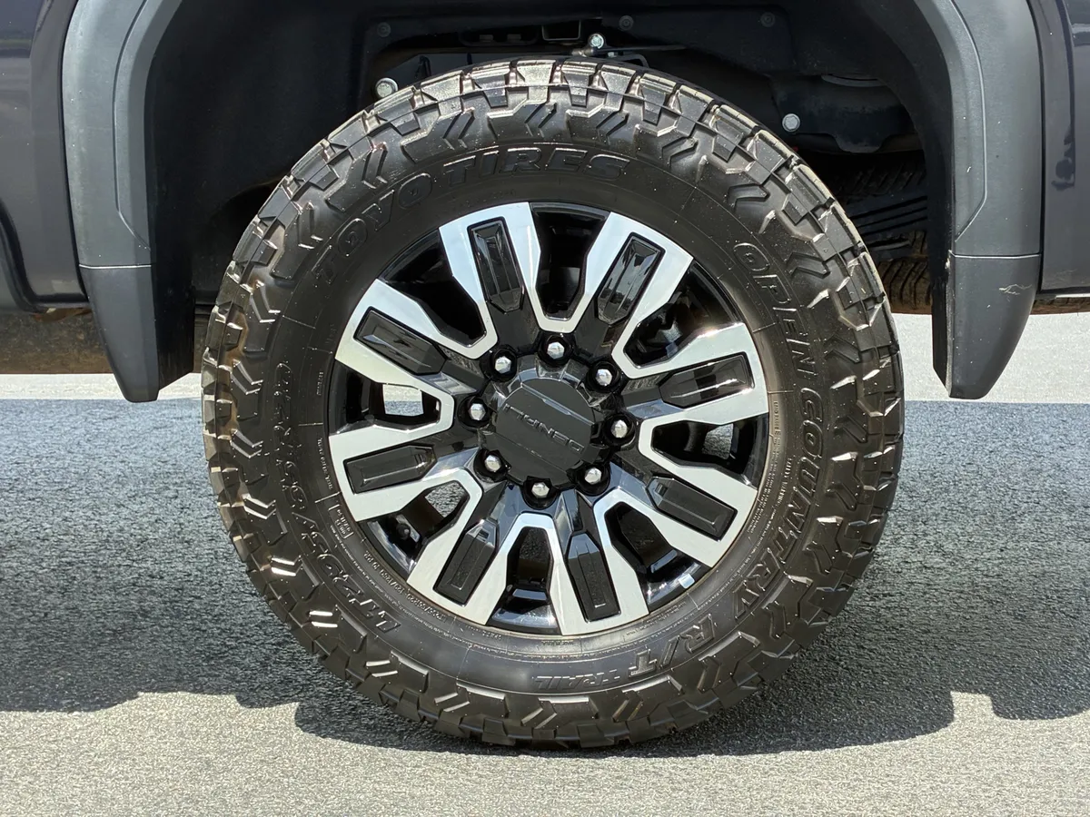 2024 GMC Sierra 2500 HD Denali Ultimate thumbnail 10
