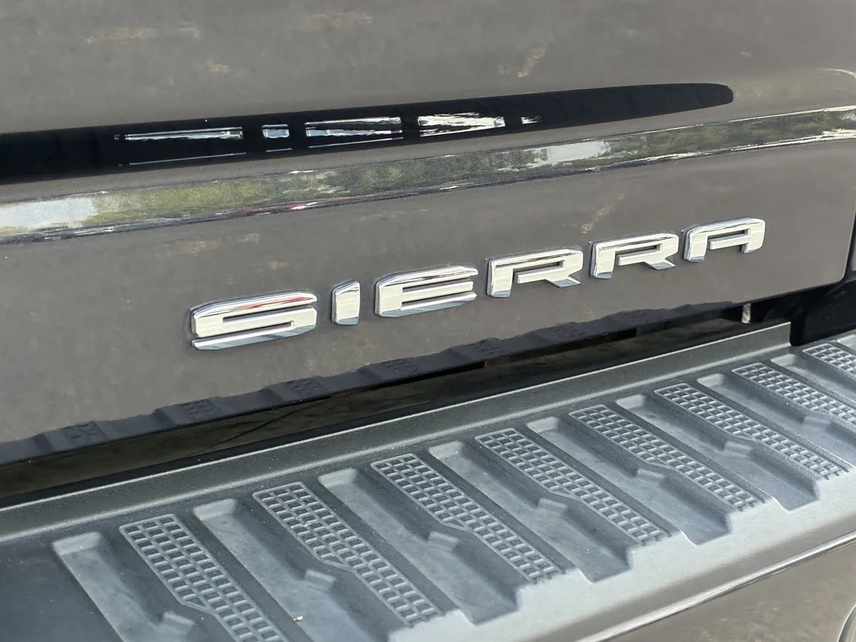 2024 GMC Sierra 2500 HD Denali Ultimate thumbnail 11