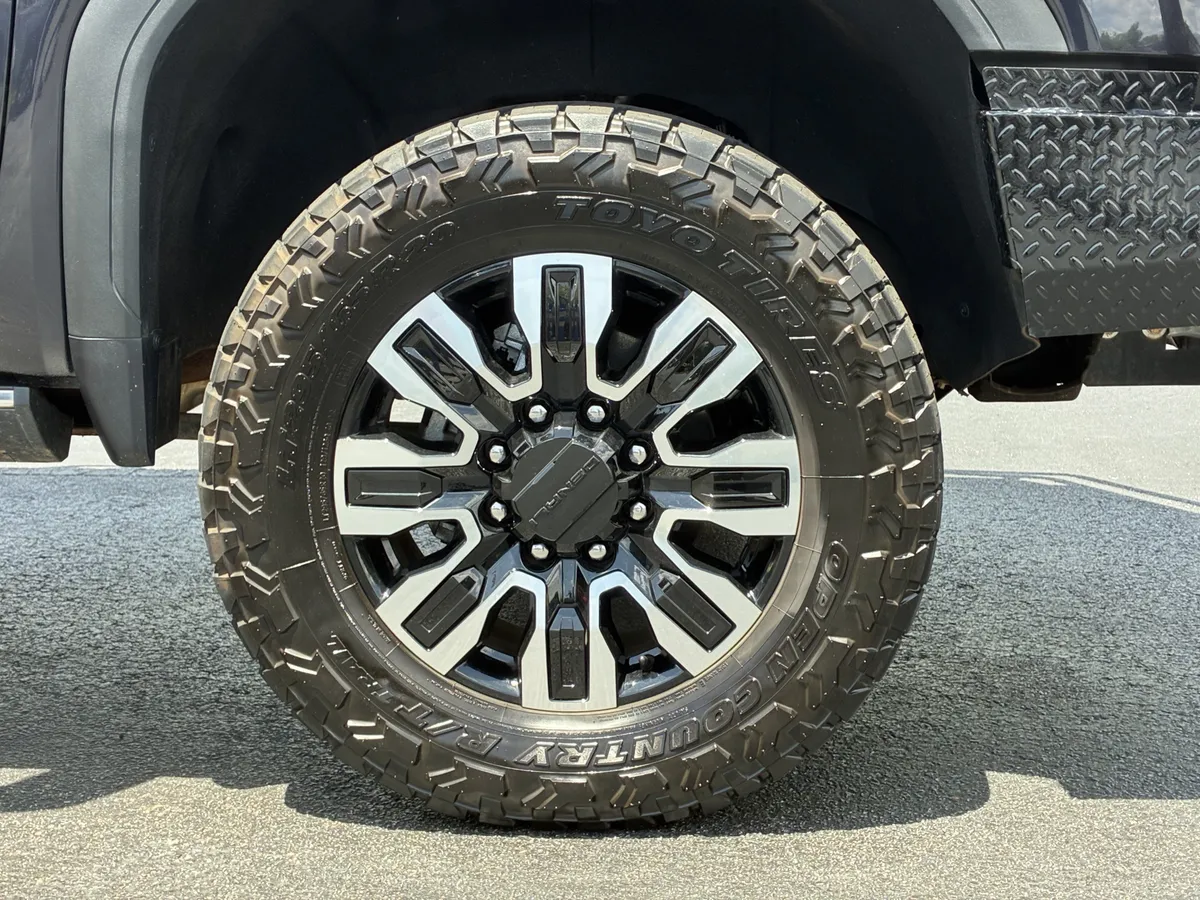 2024 GMC Sierra 2500 HD Denali Ultimate thumbnail 5