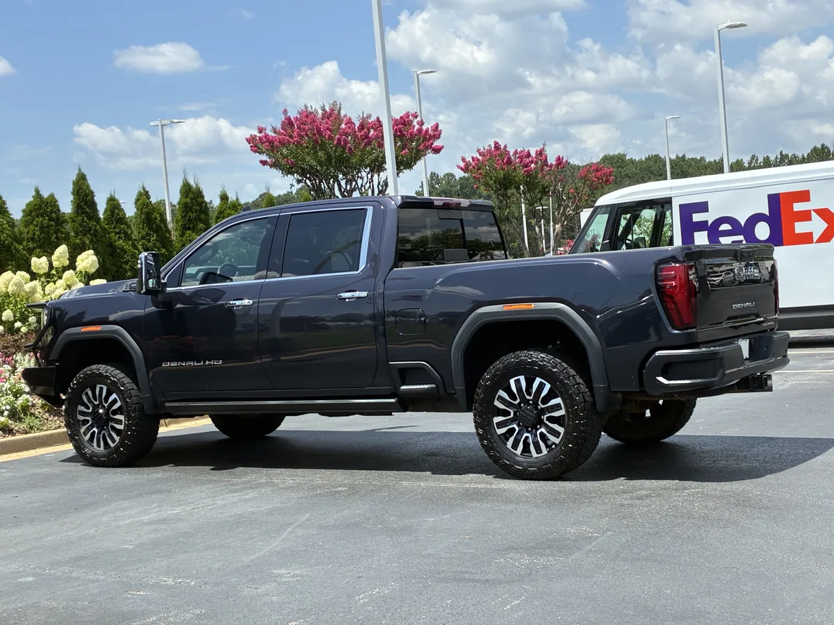 2024 GMC Sierra 2500 HD Denali Ultimate thumbnail 9