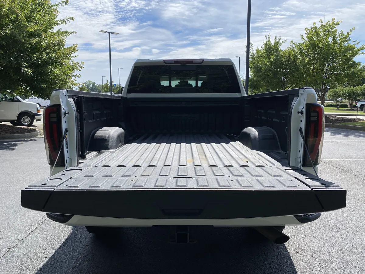 2024 GMC Sierra 2500HD AT4 thumbnail 11