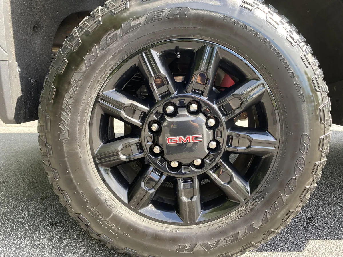 2024 GMC Sierra 2500HD AT4 thumbnail 13