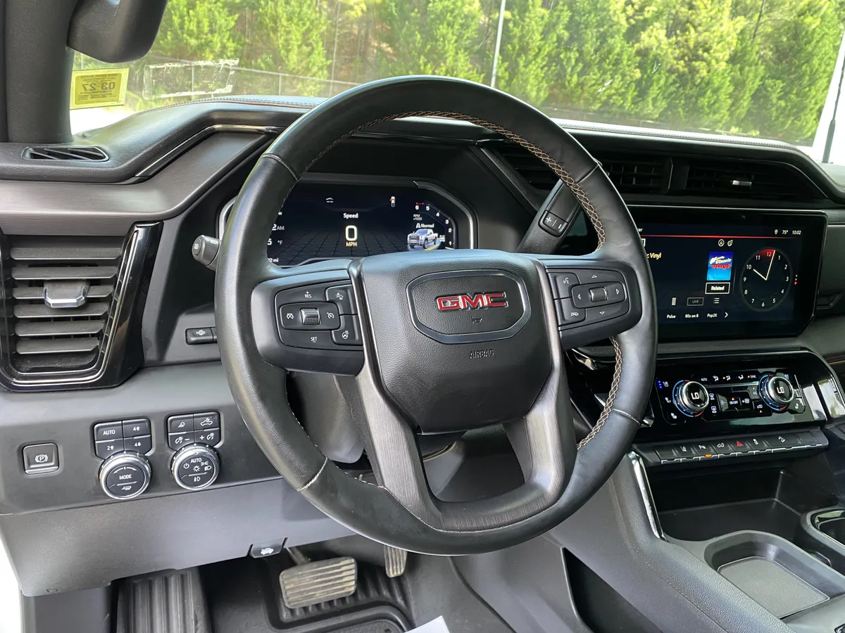 2024 GMC Sierra 2500HD AT4 thumbnail 17