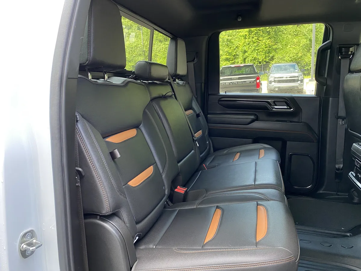 2024 GMC Sierra 2500HD AT4 thumbnail 39