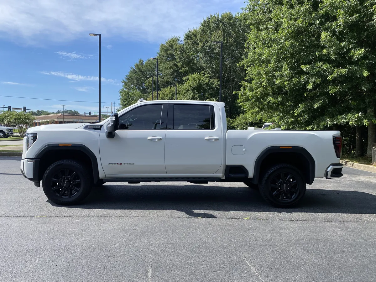2024 GMC Sierra 2500HD AT4 thumbnail 5