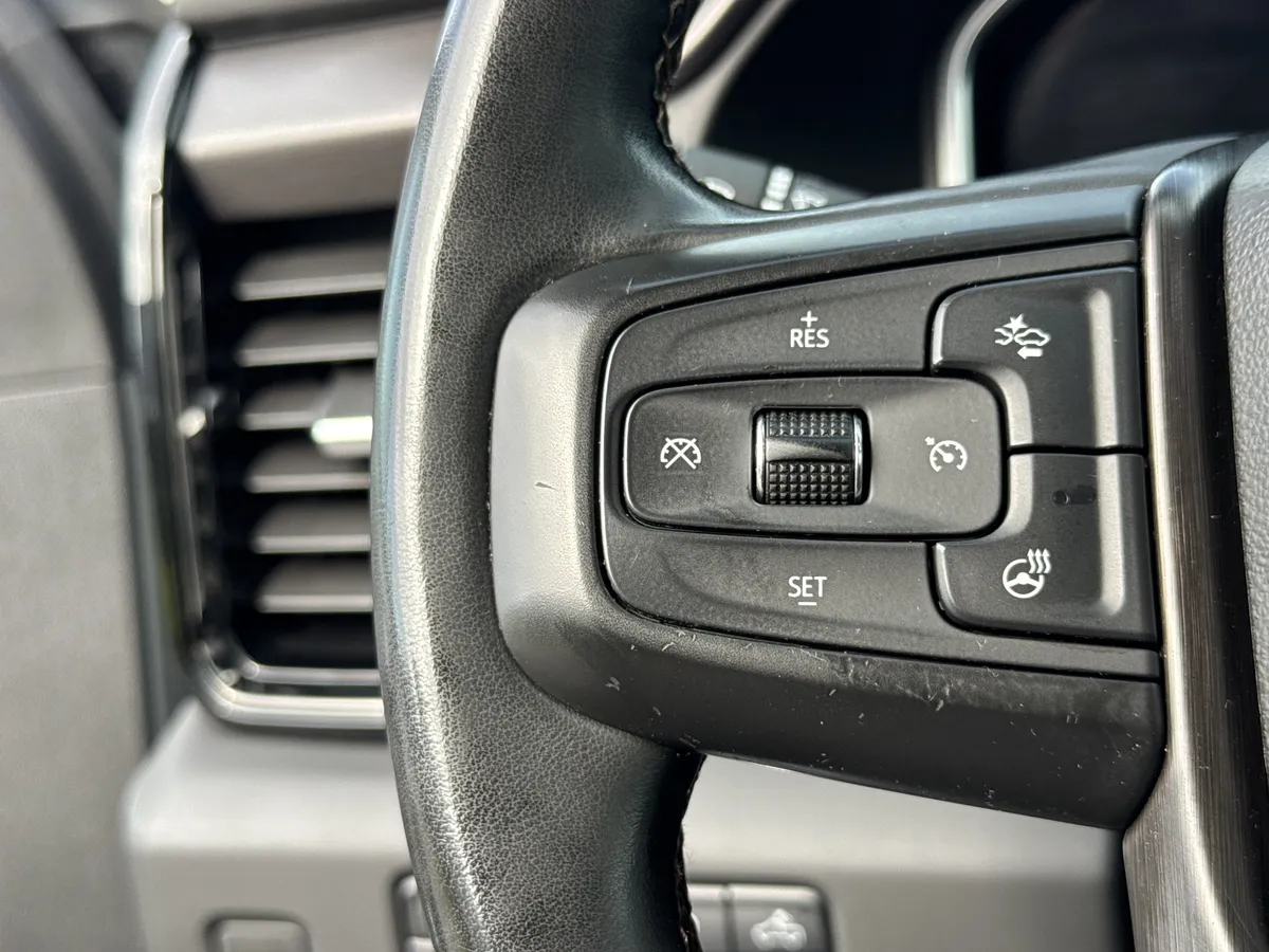 2024 GMC Sierra 2500HD AT4 thumbnail 18