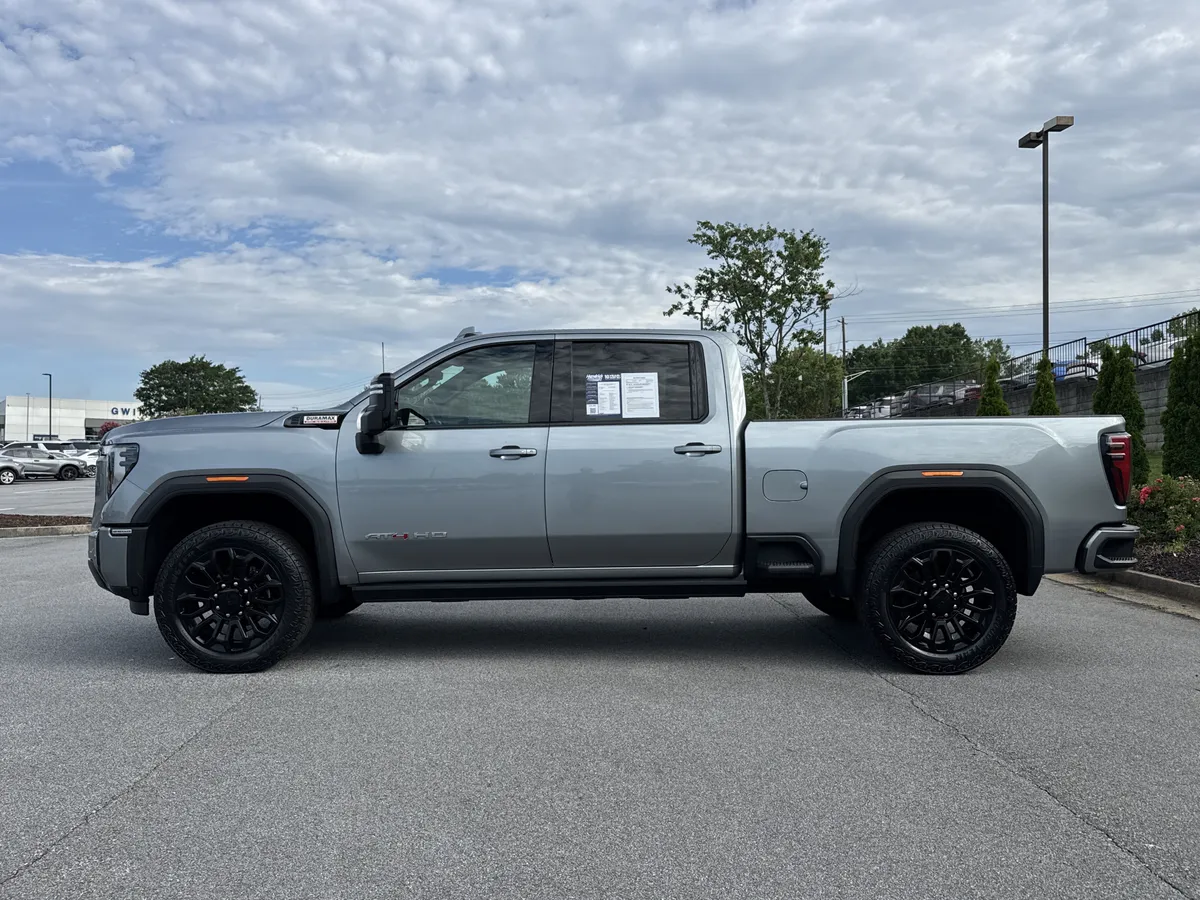 2024 GMC Sierra 2500HD AT4 thumbnail 6