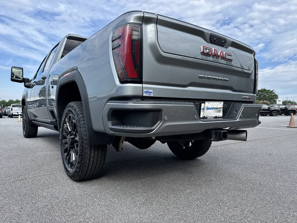 2024 GMC Sierra 2500HD AT4 thumbnail 8