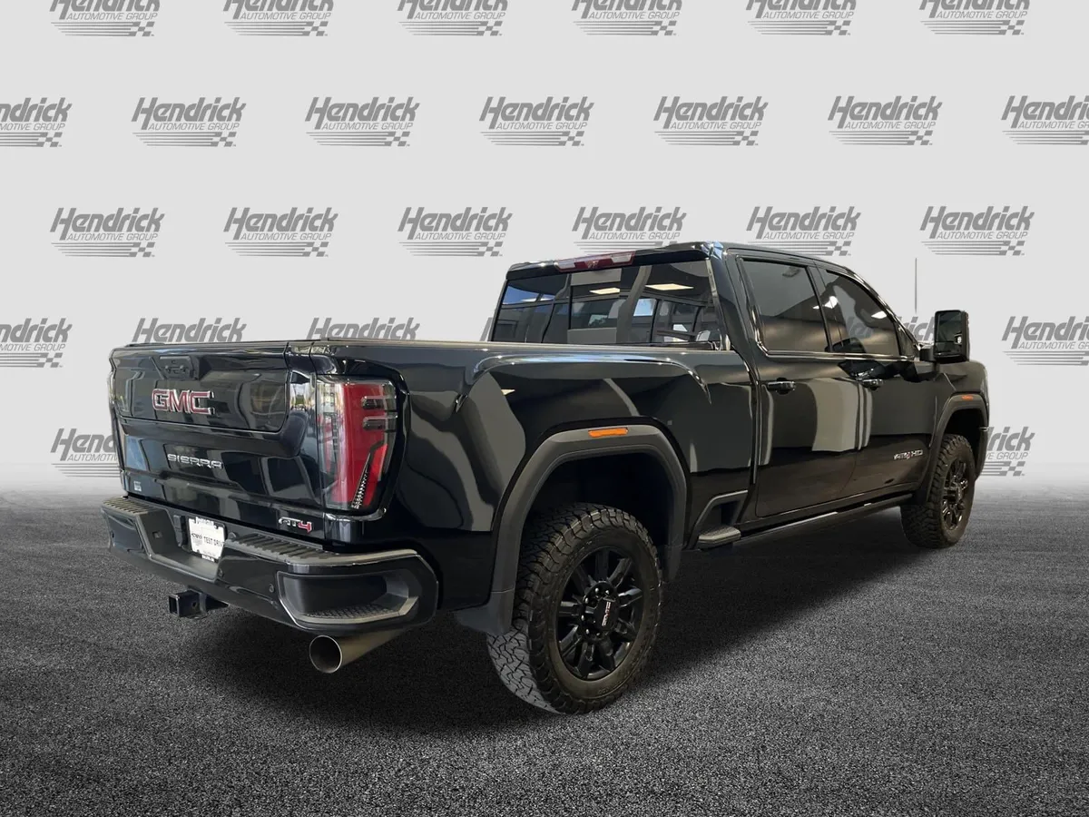 2024 GMC Sierra 2500HD AT4 thumbnail 10