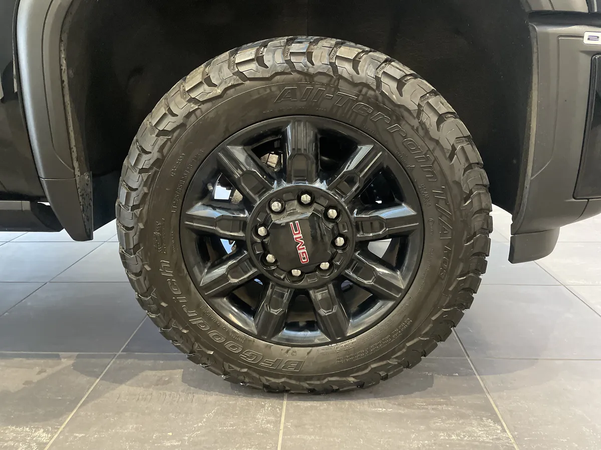 2024 GMC Sierra 2500HD AT4 thumbnail 12