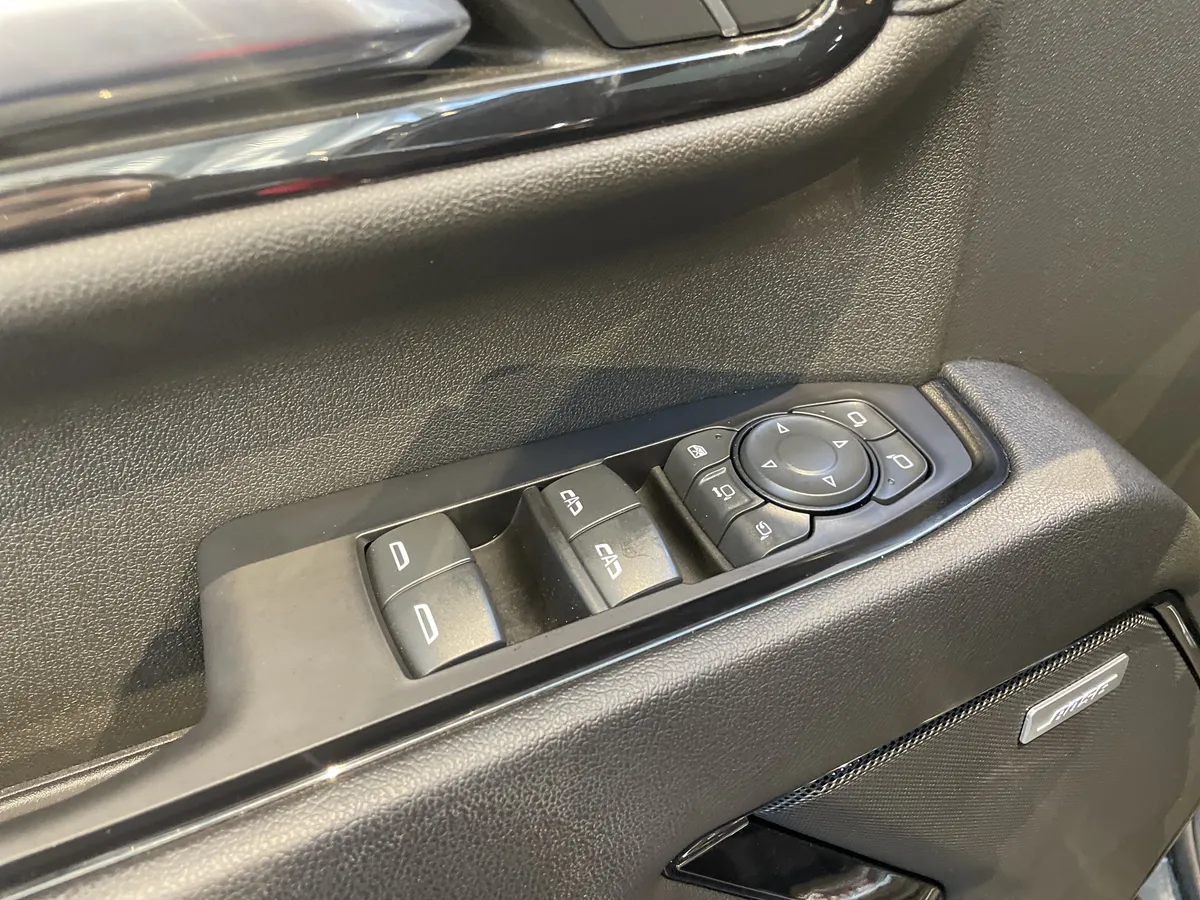 2024 GMC Sierra 2500HD AT4 thumbnail 16