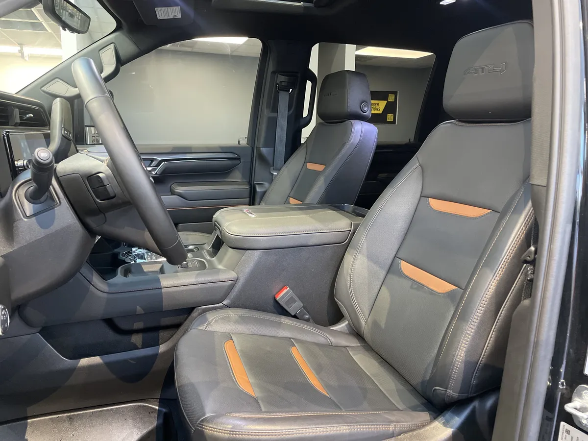 2024 GMC Sierra 2500HD AT4 thumbnail 18
