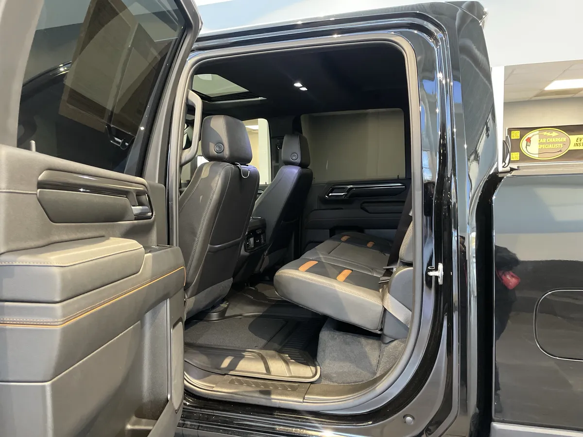2024 GMC Sierra 2500HD AT4 thumbnail 38