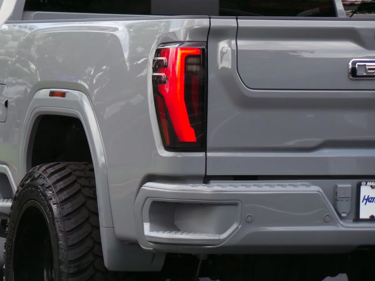 2024 GMC Sierra 2500HD AT4 thumbnail 19