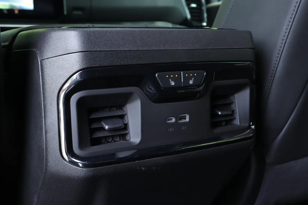 2024 GMC Sierra 2500HD AT4 thumbnail 35