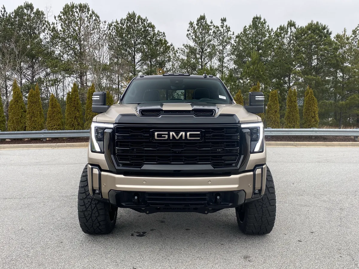 2024 GMC Sierra 2500HD AT4X thumbnail 11