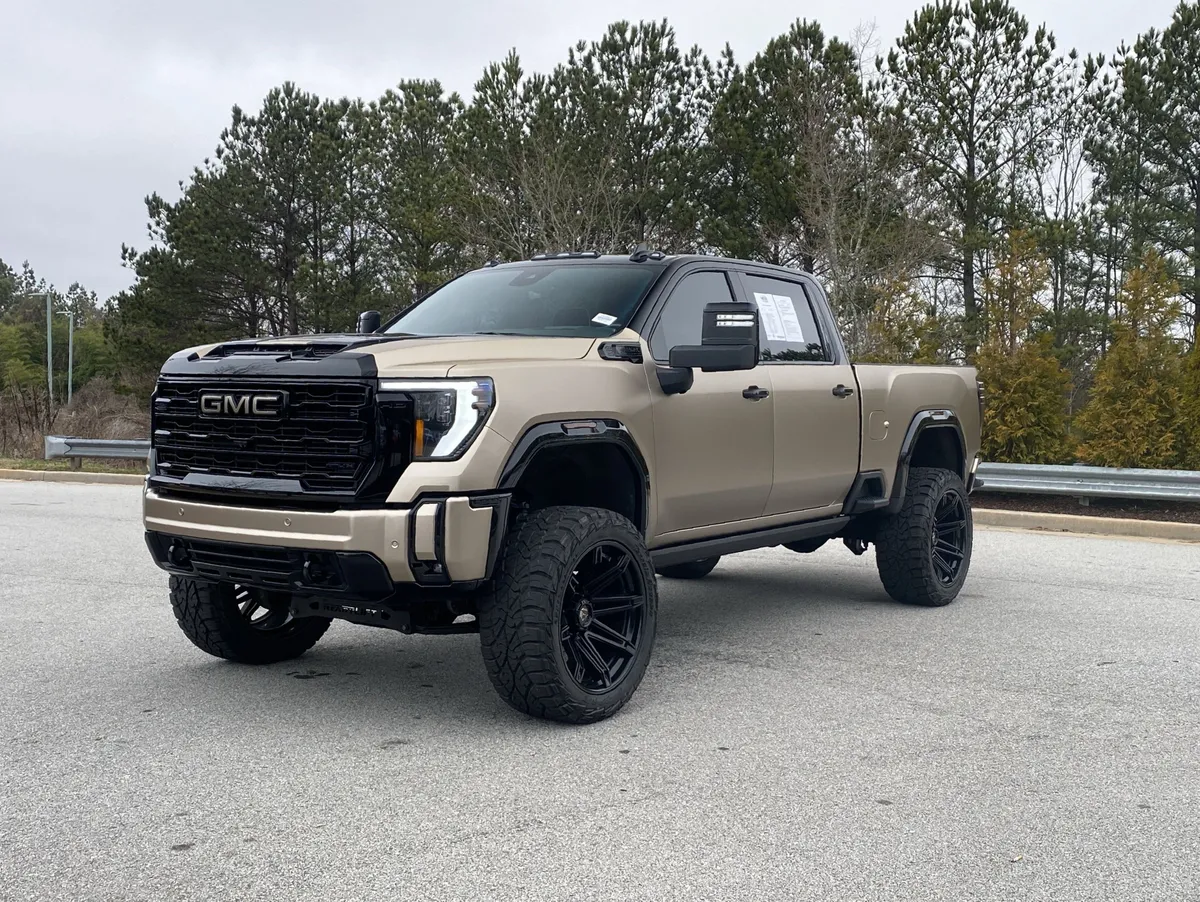 2024 GMC Sierra 2500HD AT4X thumbnail 12