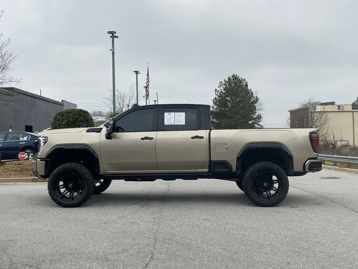 2024 GMC Sierra 2500HD AT4X thumbnail 13