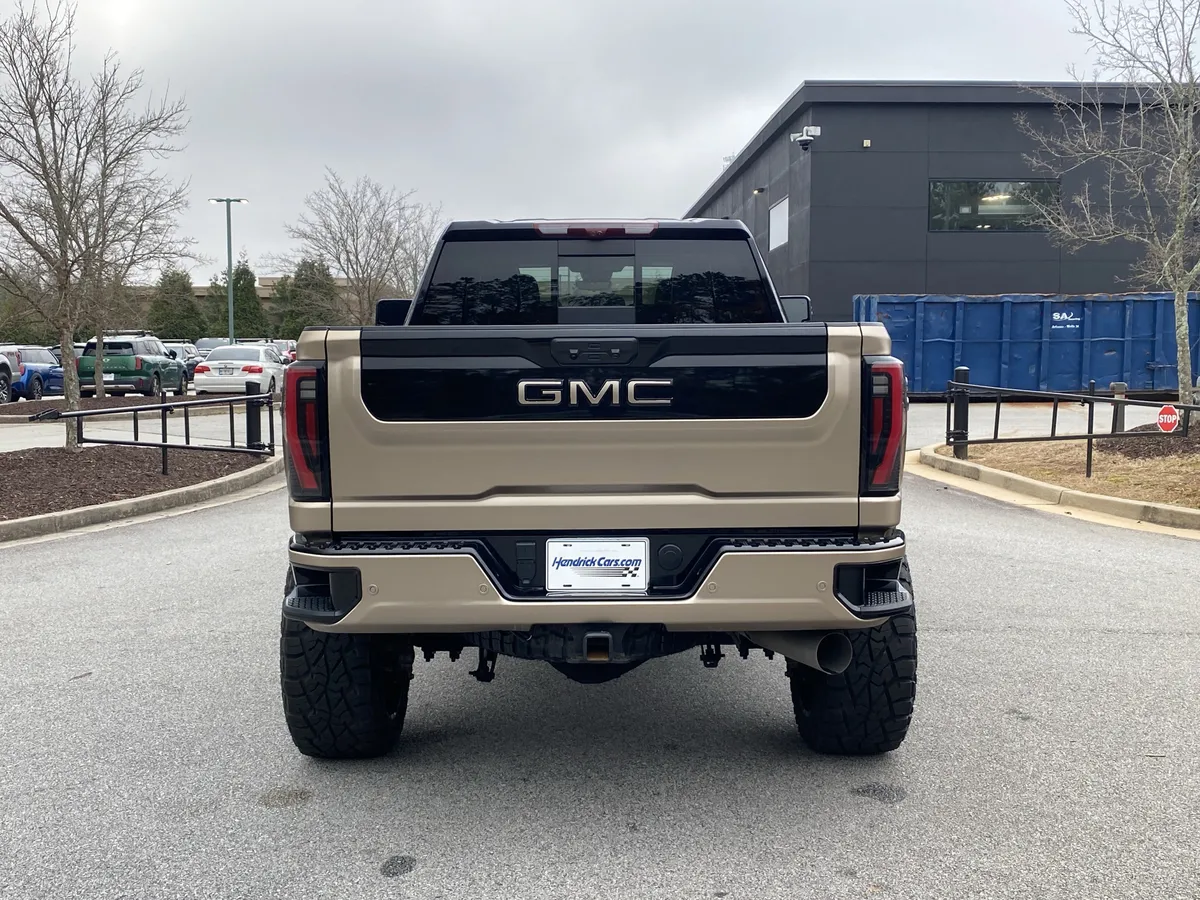 2024 GMC Sierra 2500HD AT4X thumbnail 15