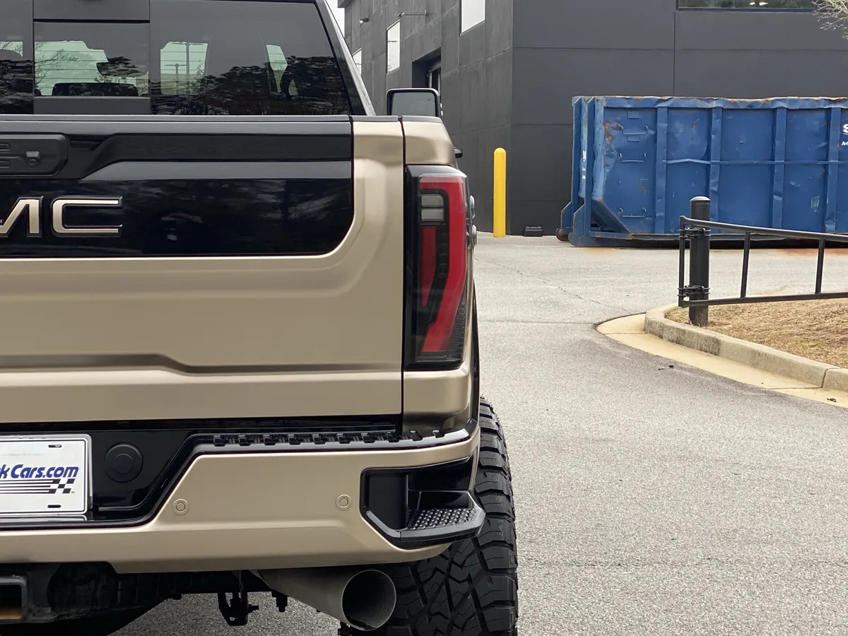 2024 GMC Sierra 2500HD AT4X thumbnail 22
