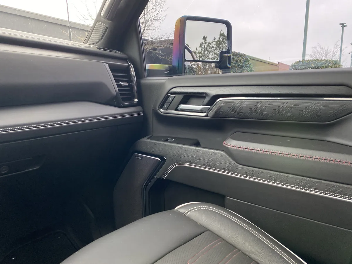 2024 GMC Sierra 2500HD AT4X thumbnail 28