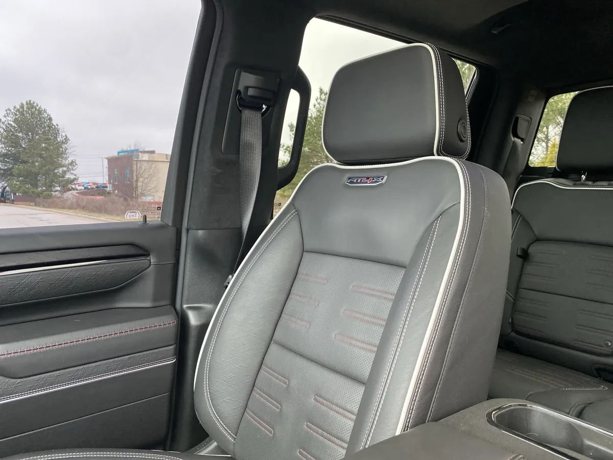 2024 GMC Sierra 2500HD AT4X thumbnail 29