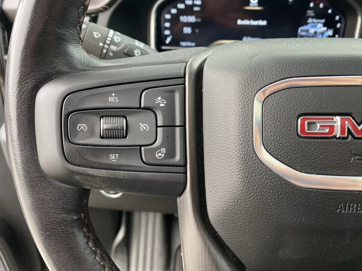 2024 GMC Sierra 2500HD AT4X thumbnail 32