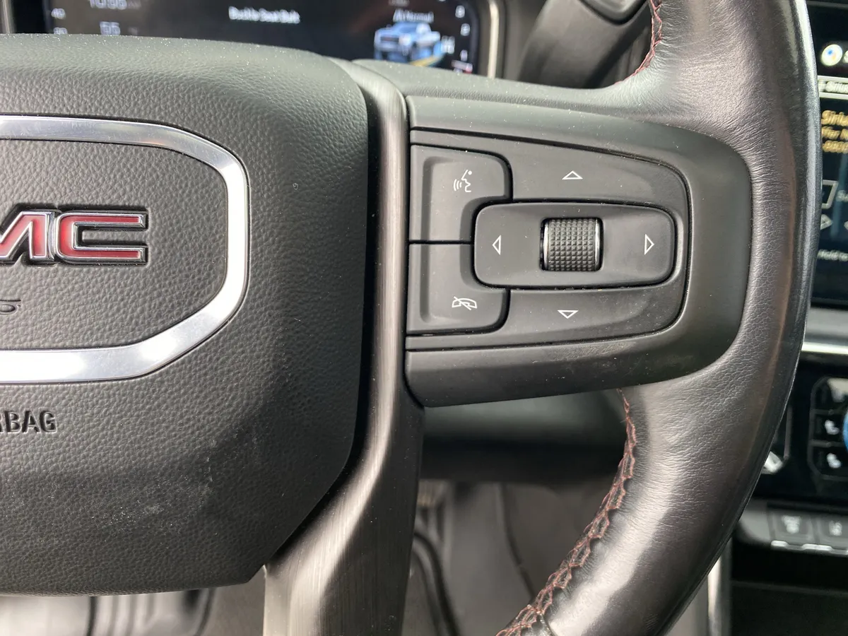 2024 GMC Sierra 2500HD AT4X thumbnail 33