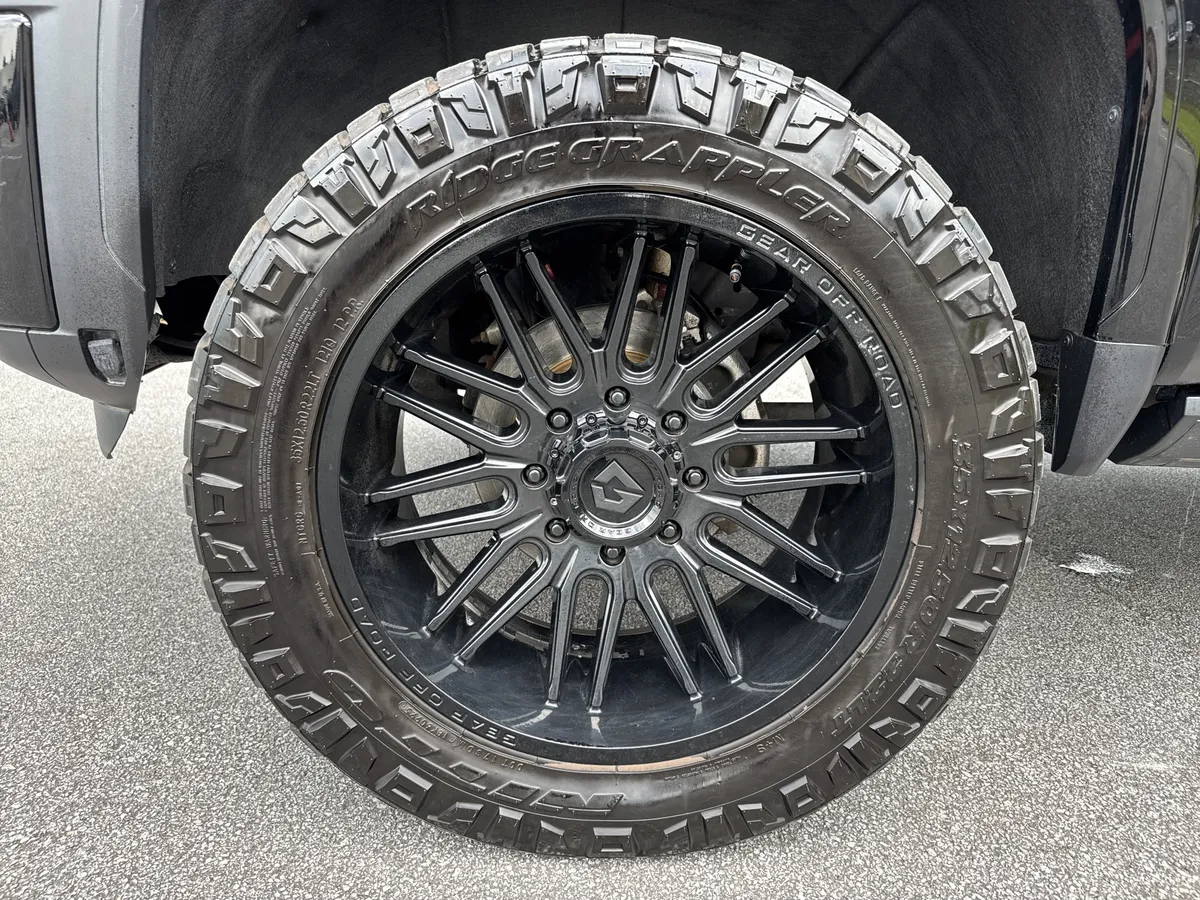 2024 GMC Sierra 2500HD Denali thumbnail 13