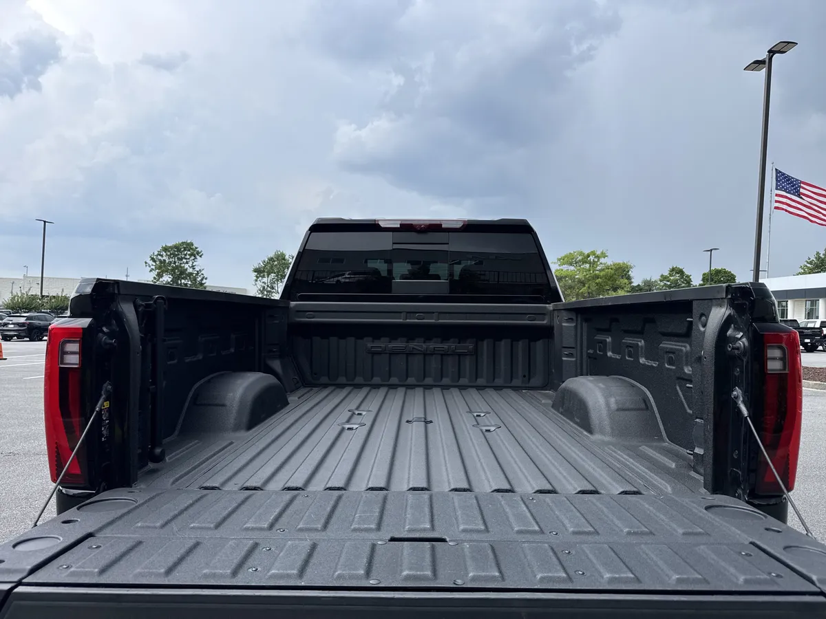 2024 GMC Sierra 2500HD Denali thumbnail 33