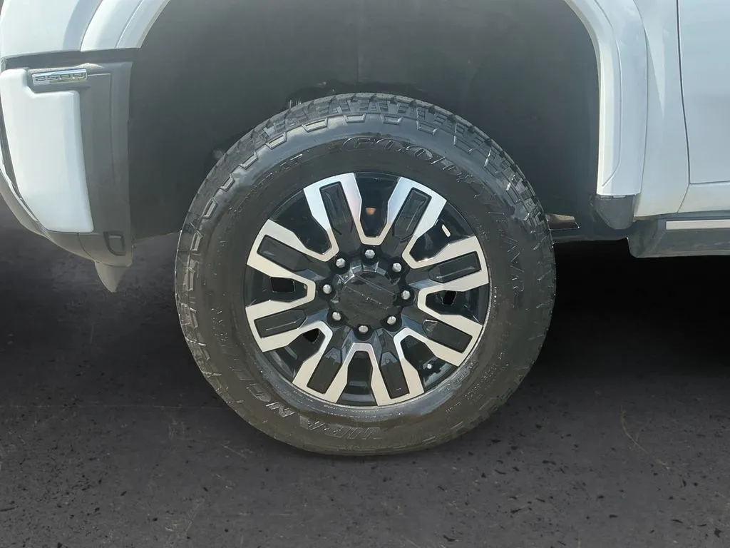 2024 GMC Sierra 2500HD Denali Ultimate thumbnail 13