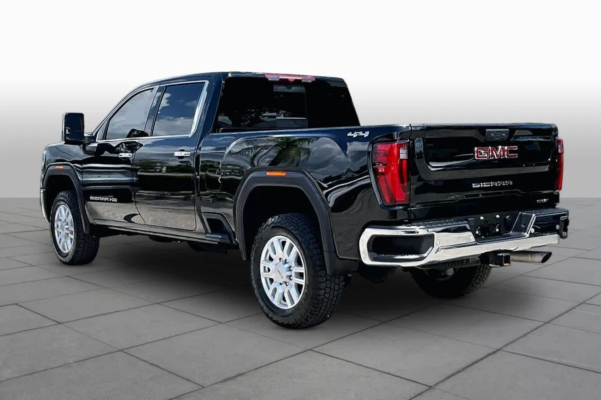 2024 GMC Sierra 2500HD SLT thumbnail 12