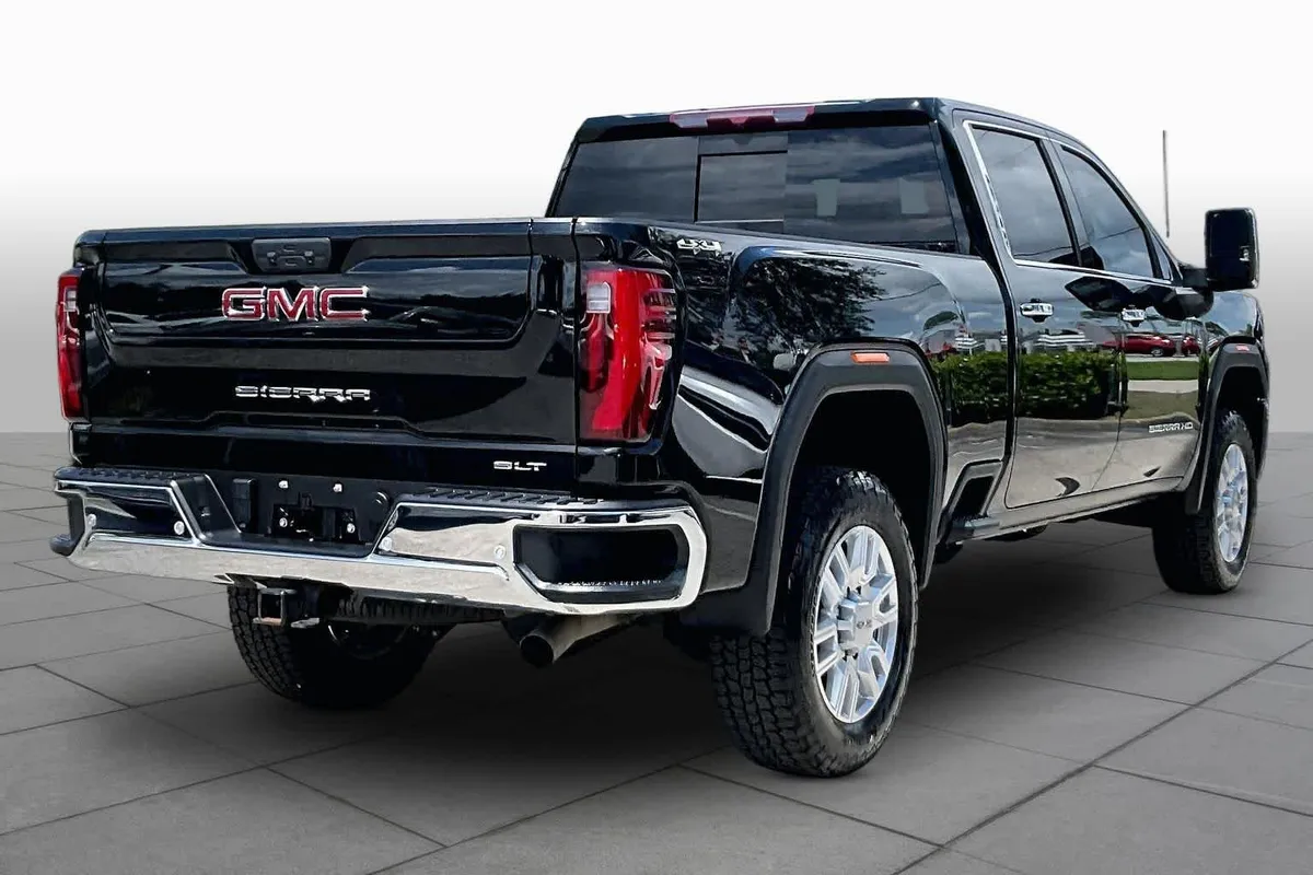 2024 GMC Sierra 2500HD SLT thumbnail 13