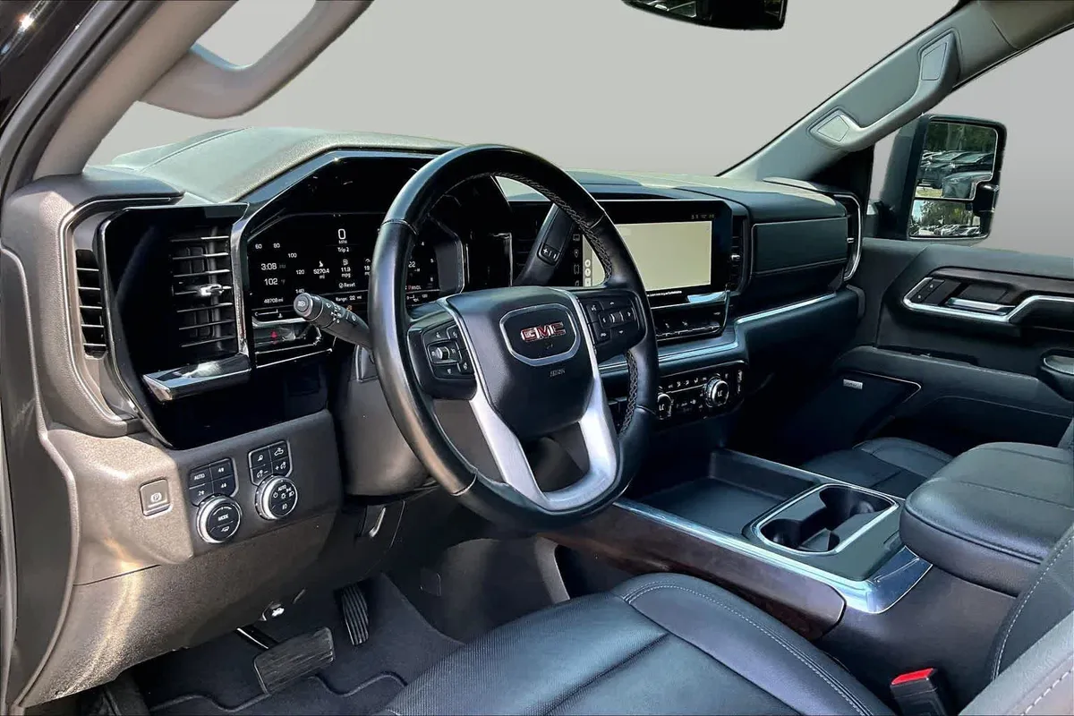 2024 GMC Sierra 2500HD SLT thumbnail 18