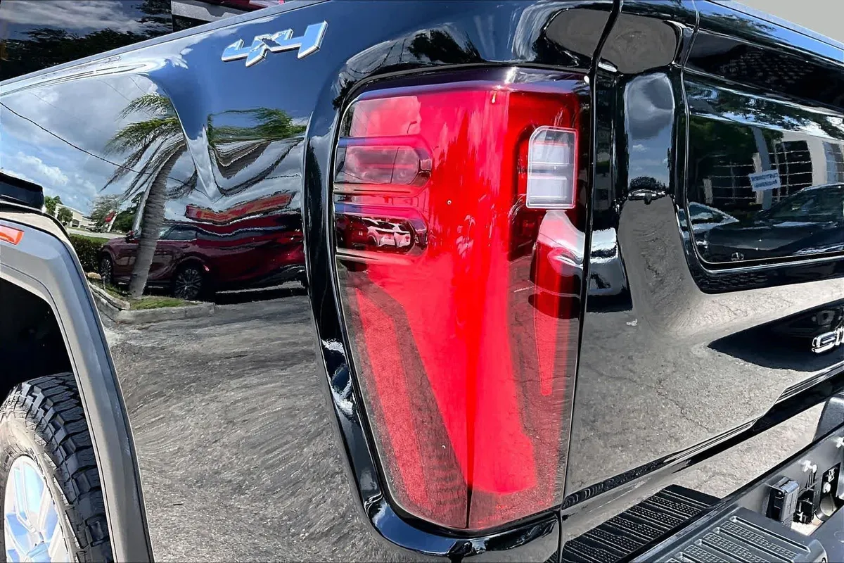 2024 GMC Sierra 2500HD SLT thumbnail 29