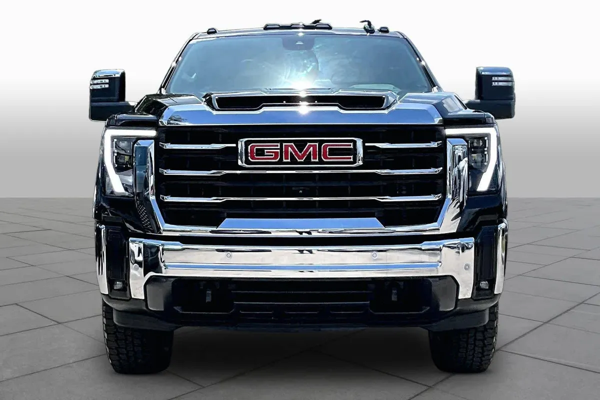 2024 GMC Sierra 2500HD SLT thumbnail 4