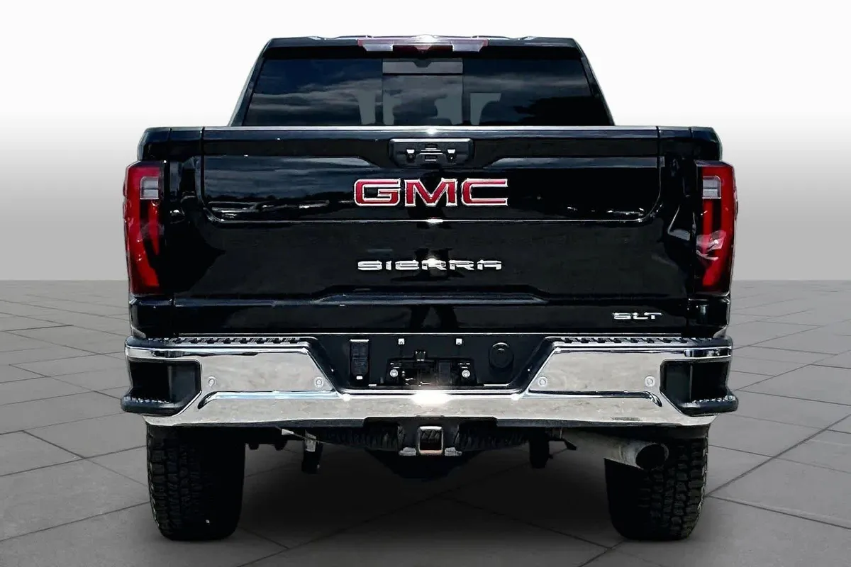 2024 GMC Sierra 2500HD SLT thumbnail 5