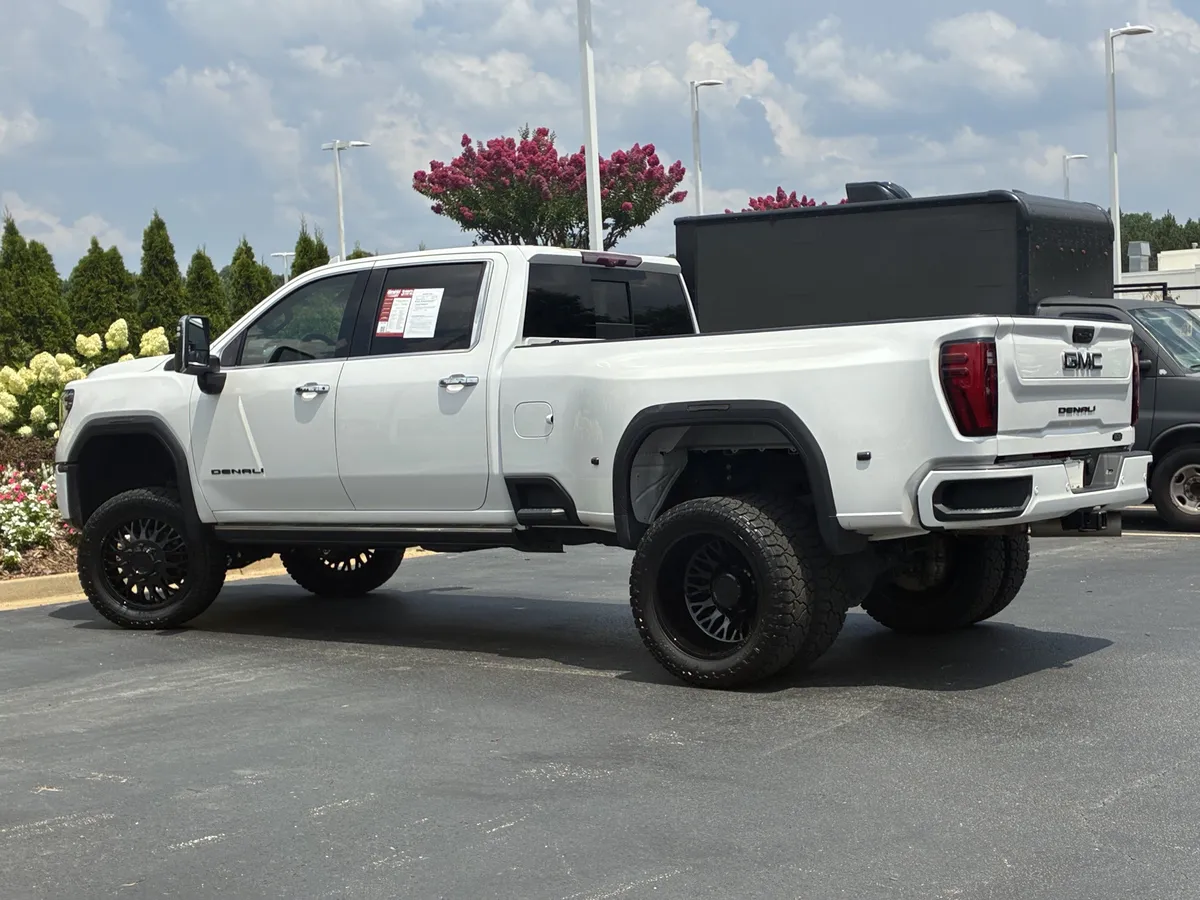 2024 GMC Sierra 3500 HD Denali DRW thumbnail 10