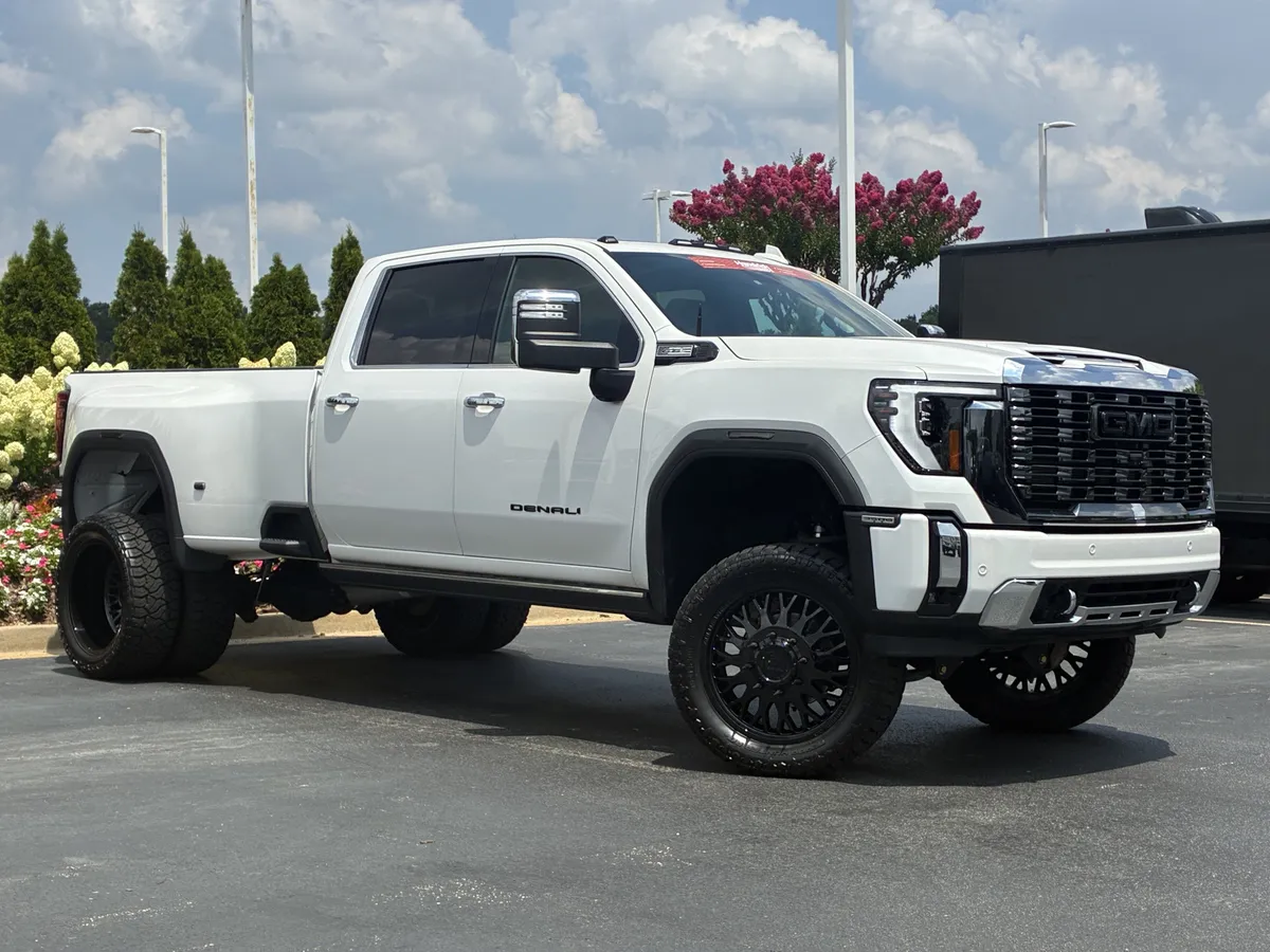 2024 GMC Sierra 3500 HD Denali DRW thumbnail 2