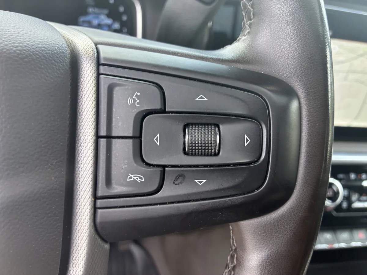 2024 GMC Sierra 3500 HD Denali DRW thumbnail 28