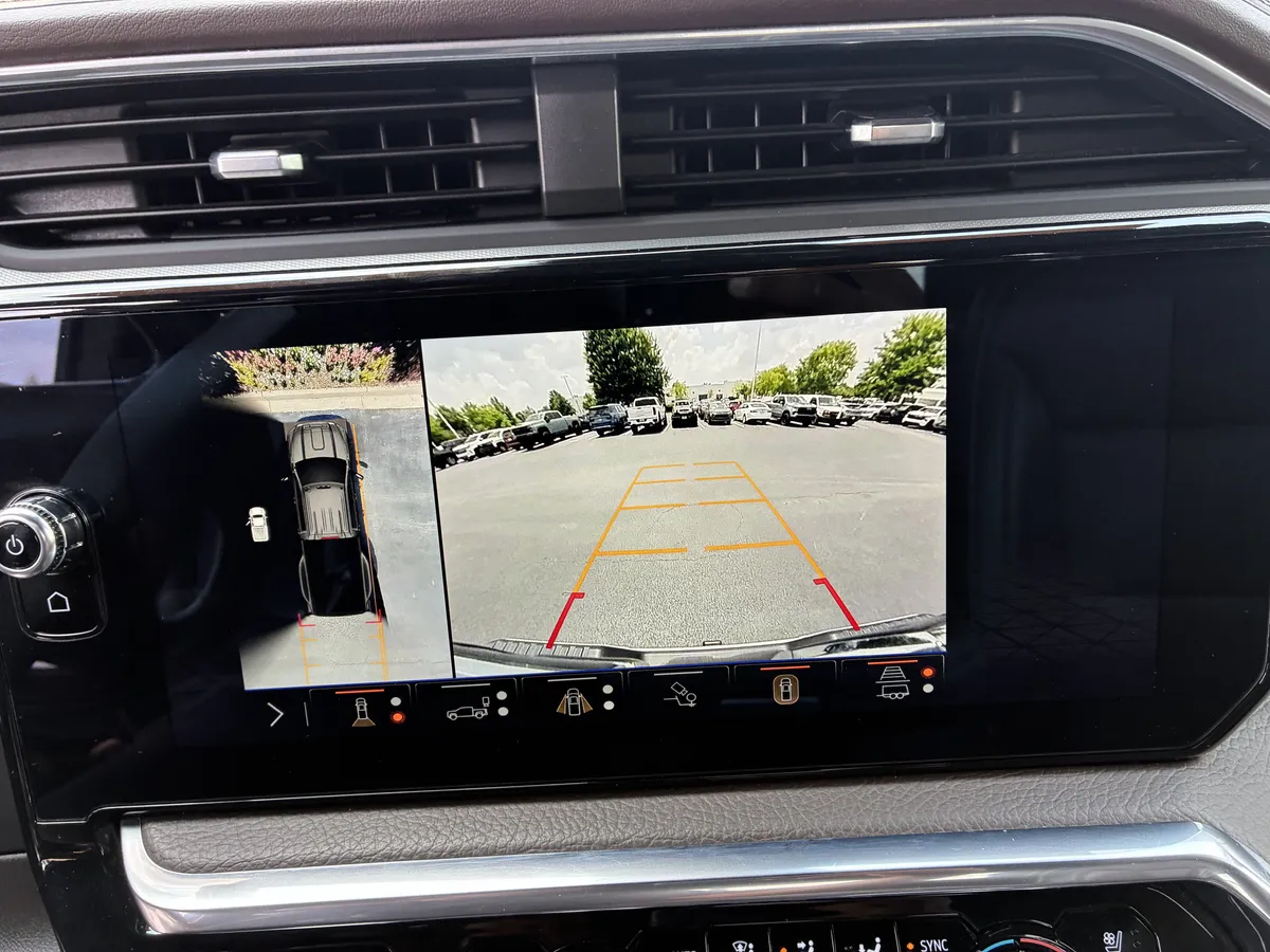 2024 GMC Sierra 3500 HD Denali DRW thumbnail 32