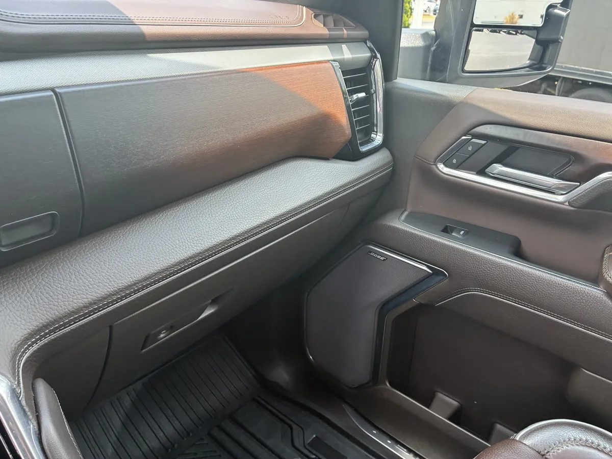 2024 GMC Sierra 3500 HD Denali DRW thumbnail 35